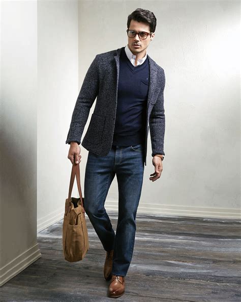 Smart casual dress for men - To keep the look smart and casual, ensure that you pair your jeans with a subtle, accented waistcoat. Courtesy of www.pinterest.com A collared dress shirt is also a great choice for wearing a waistcoat casually. Opt for a plain white dress shirt and pair it with a textured or patterned waistcoat for an effortless, smart casual look.